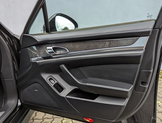 Porsche Panamera cena 155000 przebieg: 129000, rok produkcji 2014 z Gdynia małe 326
